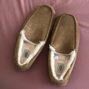UGG Men’s Ascot Slipper Tan / Hardly Worn 🤍🤍🤍